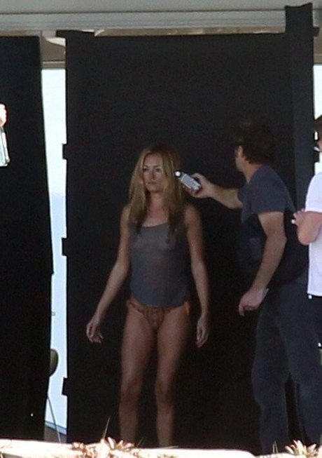 Cat Deeley nude star pics