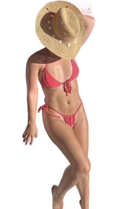 Eve Hewson best model image