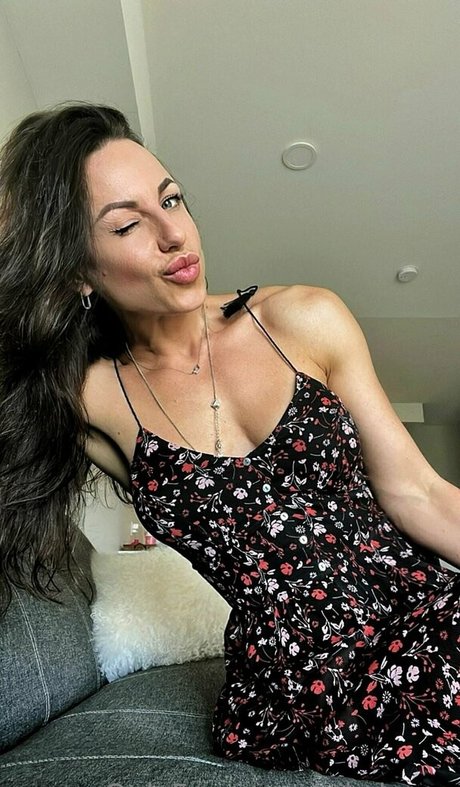 nikole gy model hd pics