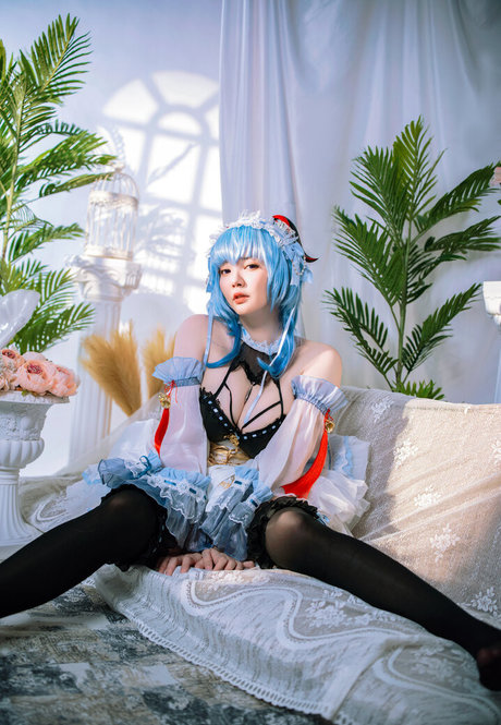 Ying Tze beautiful model archive