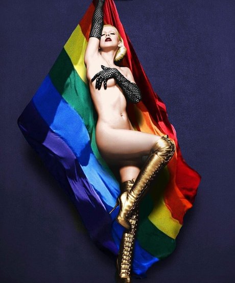 Christina Aguilera star nice image