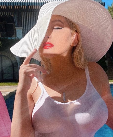 Christina Aguilera star best pics