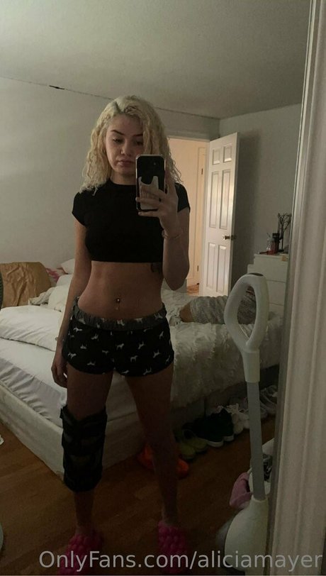 aliciamayer exclusive pornstar pictures