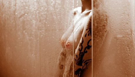 Mariana Ayres pretty actress archive