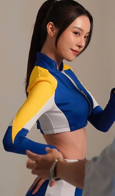 cathrynli sexy model pic