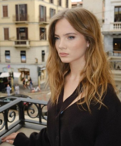 Freya Allan pornstar high quality archive