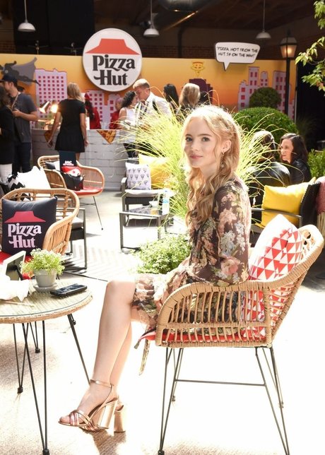 Freya Allan Profile pic