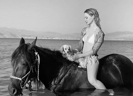 Freya Allan top star archive