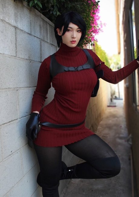 Caytie Cosplay nude model photos