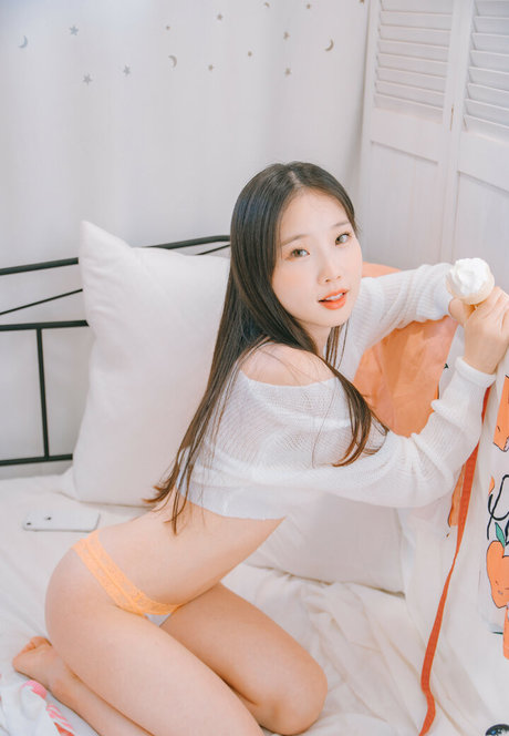 Pureding pornstar sexy picture