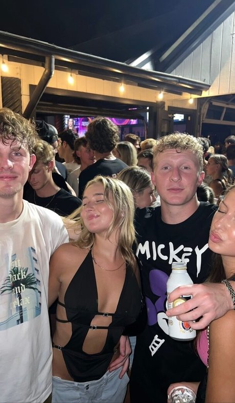 Alexa Meyer model perfect pic