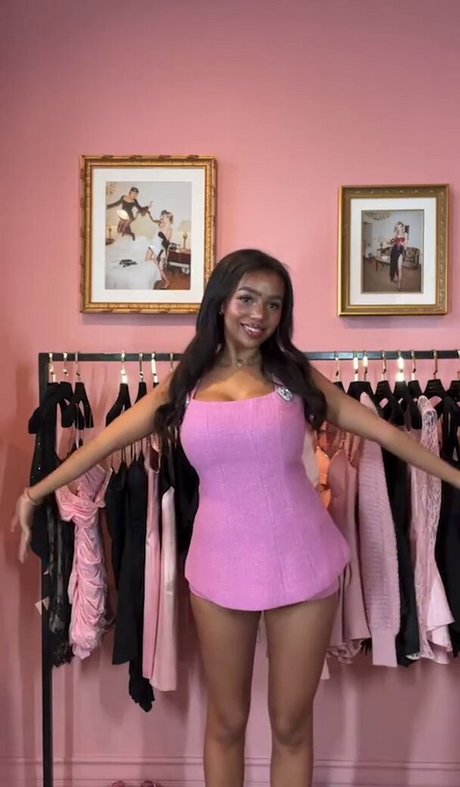 Daphne Blunt model pornographic images