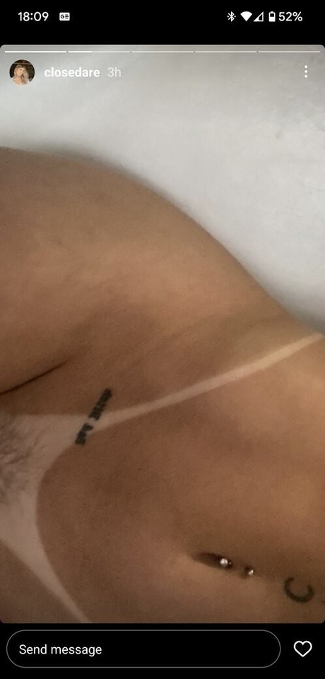 Renata Schmorantz star art pic