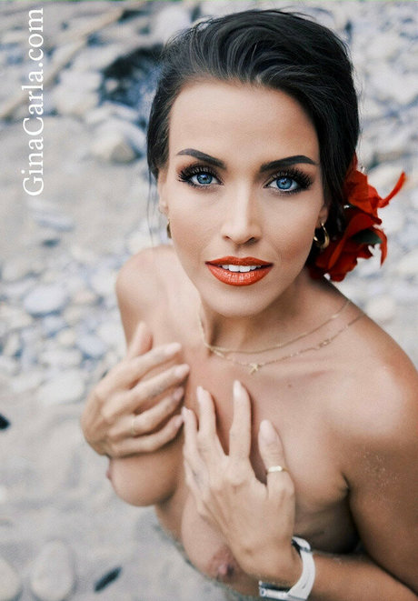 Gina Carla beautiful star img