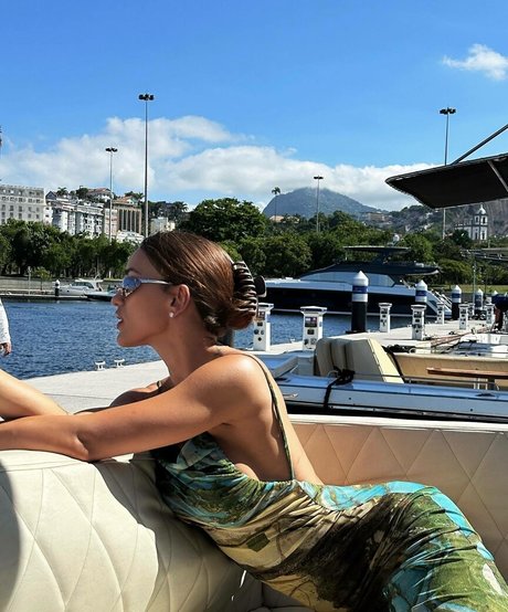 Rafa Kalimann beautiful model pictures