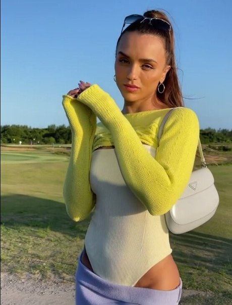 Rafa Kalimann model beautiful pics