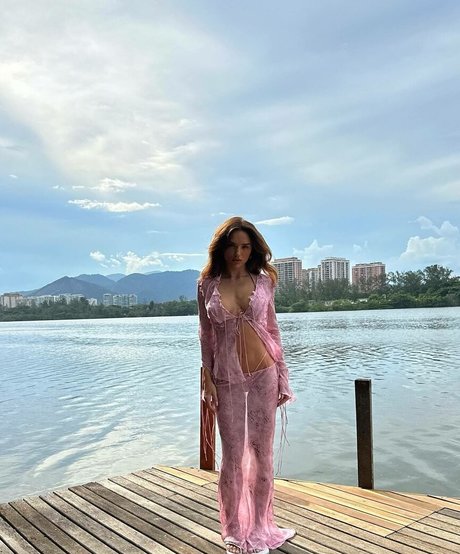 Rafa Kalimann star art pic