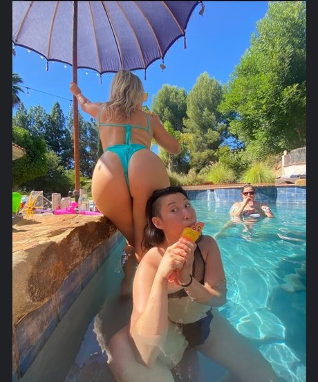 Whitney Moore model hd galleries