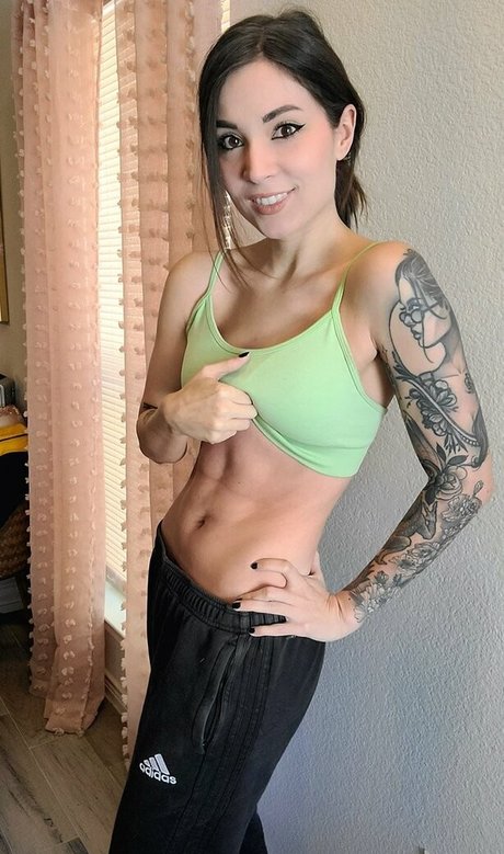 MelonieMac model erotic archive