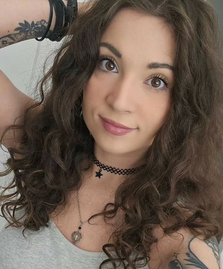 MelonieMac model porn pics