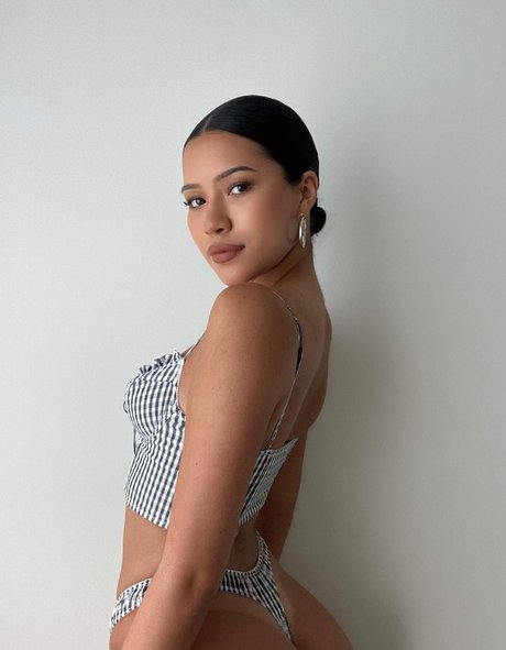 Julia Kelly model sex photo