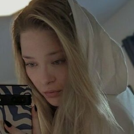 Neevi pornographic actress pics