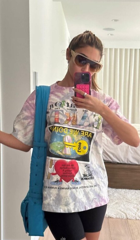 Chantel Jeffries porn model archive