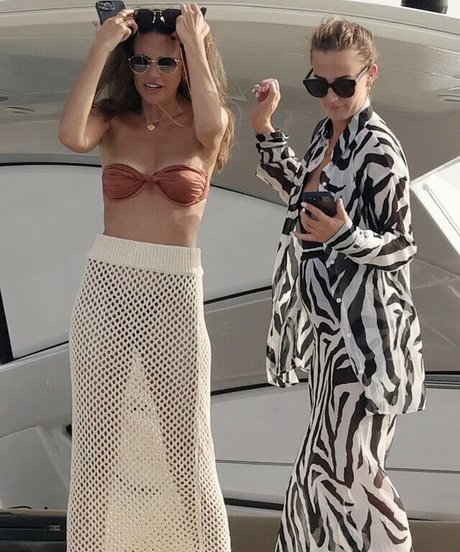 Michelle Keegan model free pictures