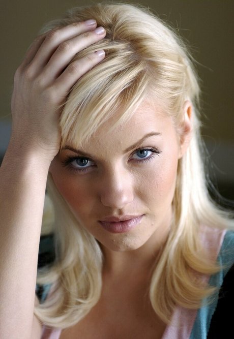 Elisha Cuthbert free model photo