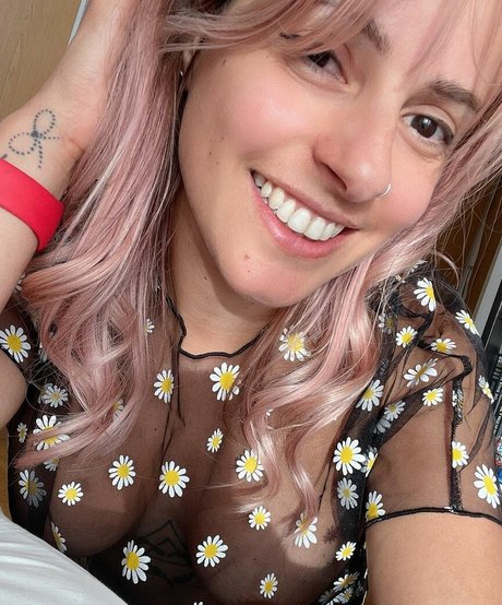 Dani Botan model sexy img