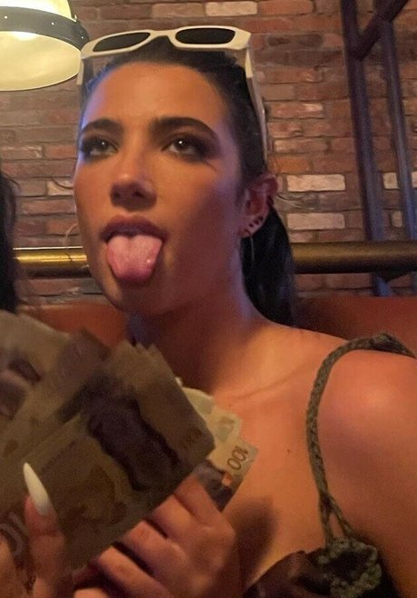 Charli D Amelio star art img