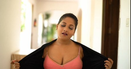 Naari Magazine star erotic photo