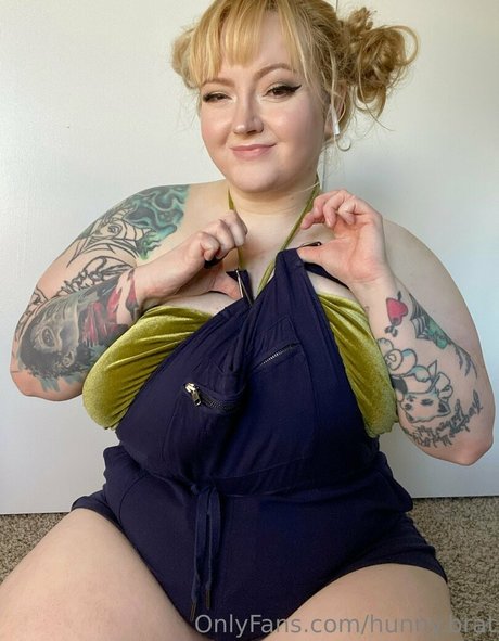 hunny brat sexy model img