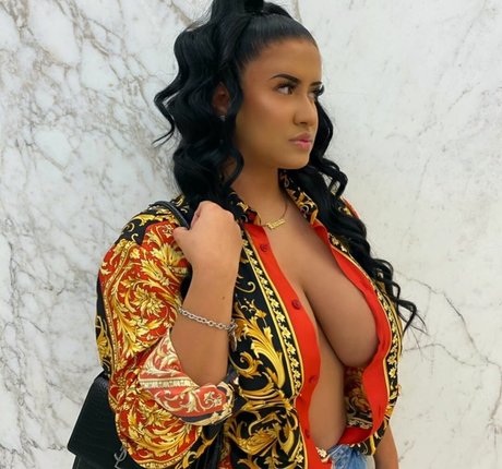 Viphanaaels model pretty image