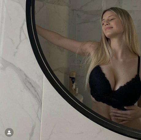 Sol Aguilera art actress picture