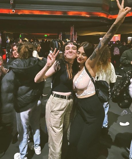 Delfi Peralta hd star photos