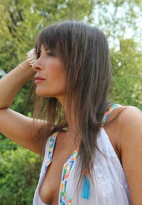 Sheila Capriolo model top pics