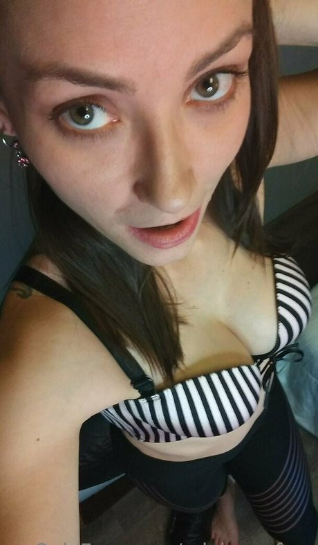 adalynnxfree star exclusive gallery