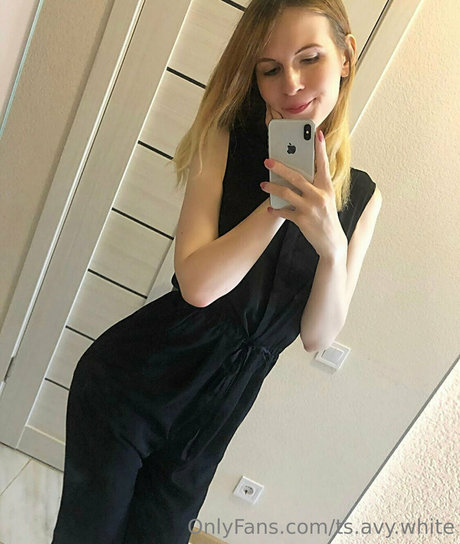 ts avy white star nude photos