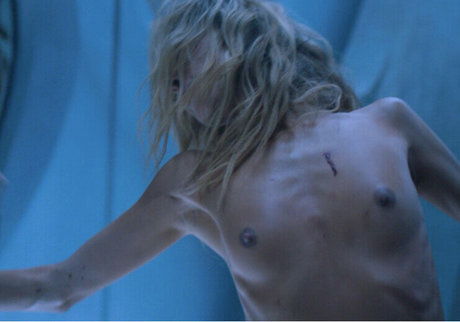 Dichen Lachman model hot pictures