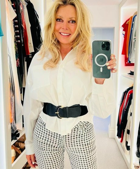 saggy milf onlyfans top pictures