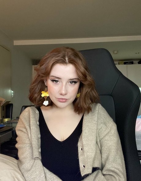 Gemothy model sexy images