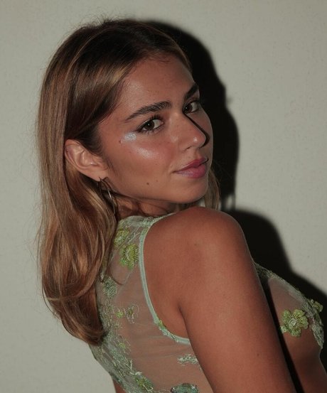 Sofia Barbosa pretty pornstar images