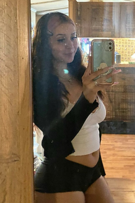 Dayzikayy nudes actress pics