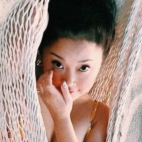 Lana Condor Profile pic