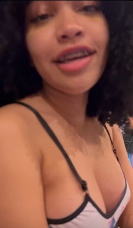 Marycuriell nudes model picture