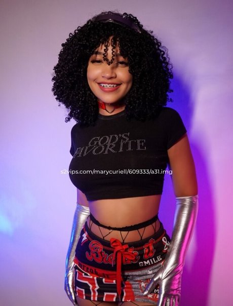 Marycuriell model nice img