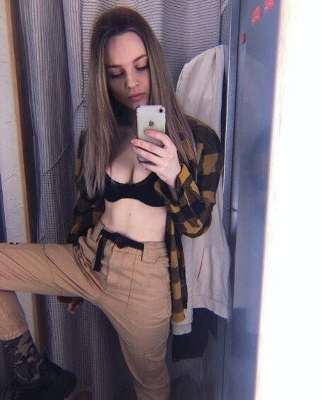 vikiblade model adult galleries