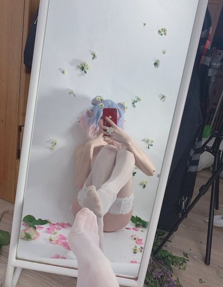 Dosya Gasai adult model image