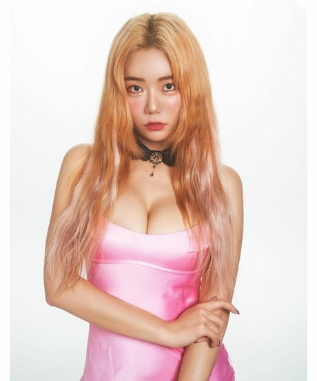 Berry pornstar adult photo